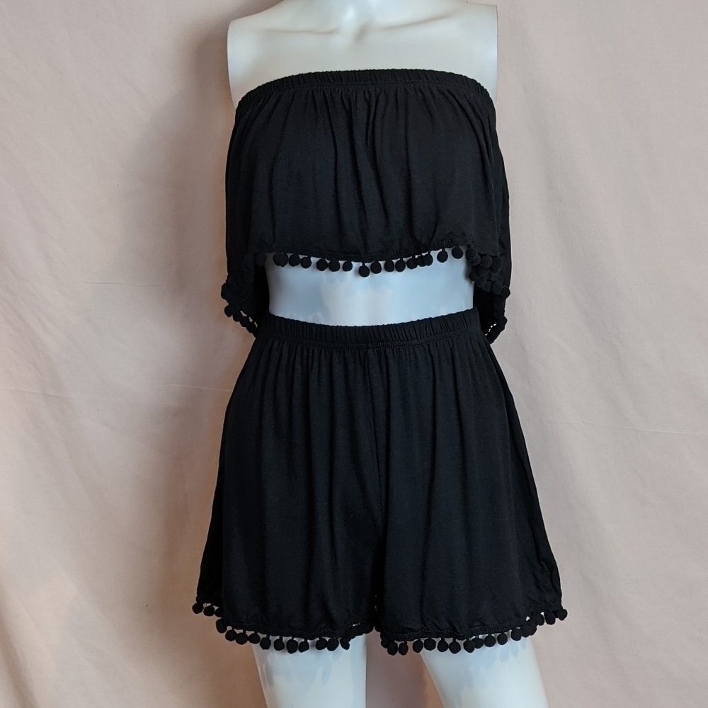 Boohoo Pom Pom Bandeau Top and Shorts Matching Set Black size Small